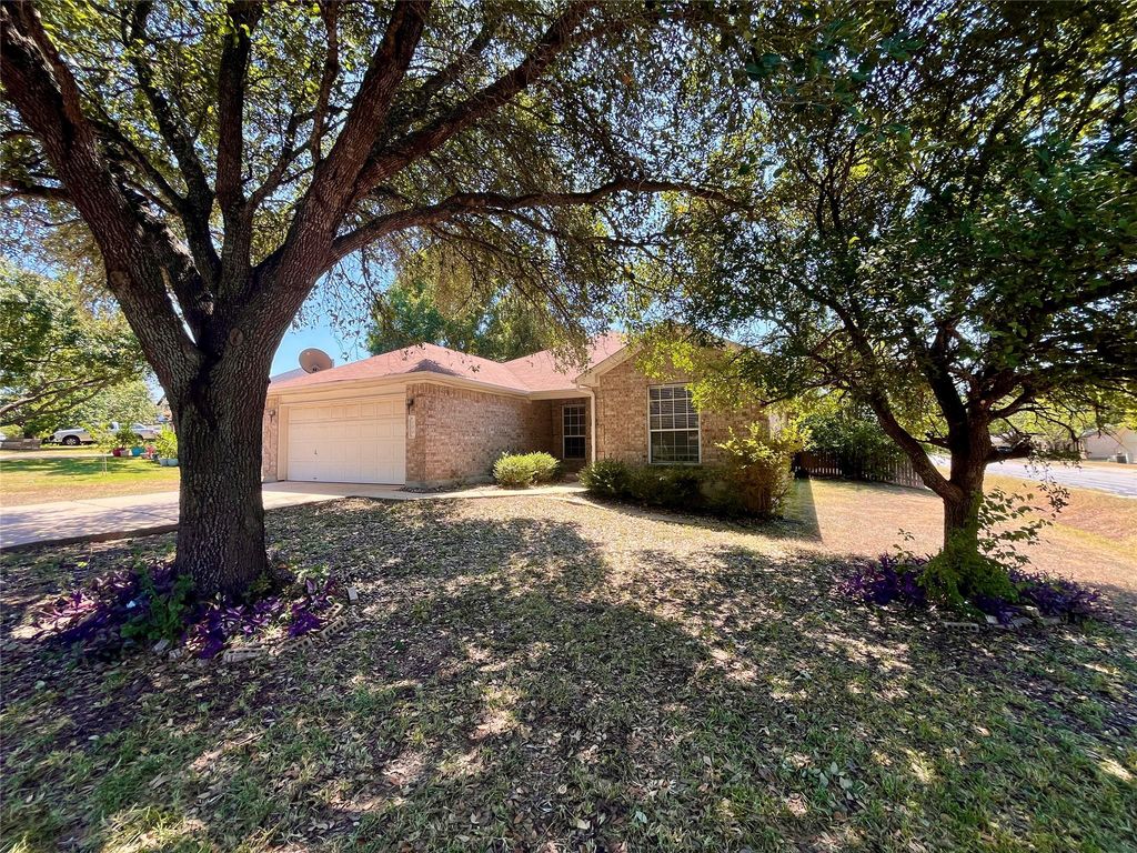 100 Giancarlos LN, Buda, TX 78610