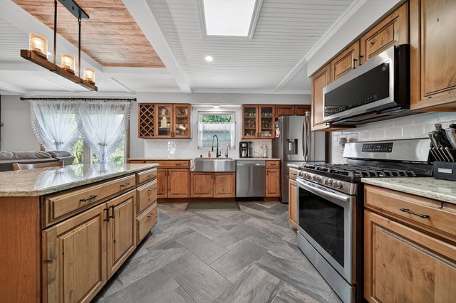 9519 Knolltop Road, Union, IL 60180
