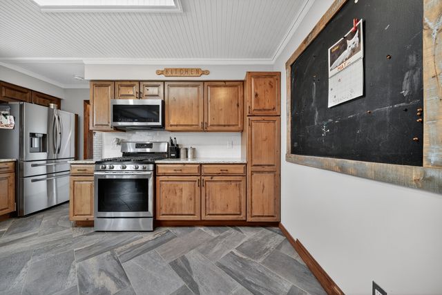 9519 Knolltop Road, Union, IL 60180