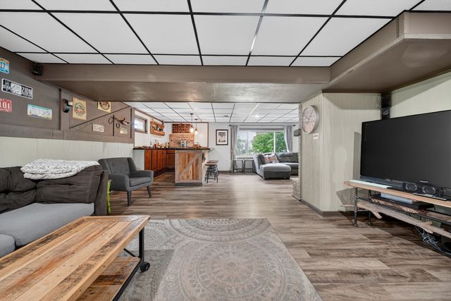 9519 Knolltop Road, Union, IL 60180