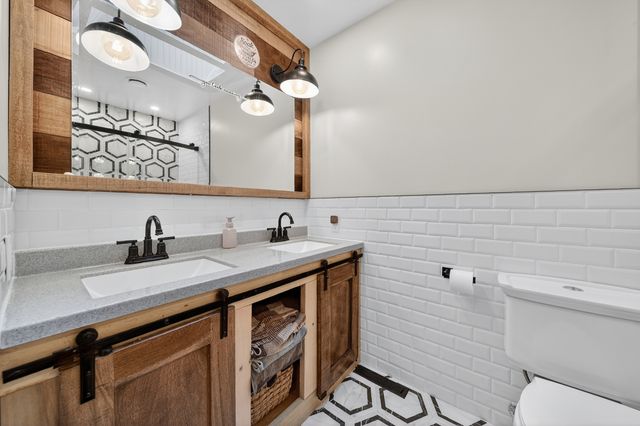 9519 Knolltop Road, Union, IL 60180
