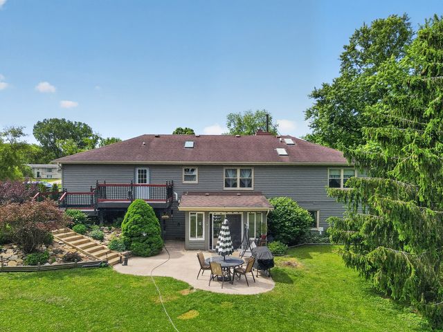 9519 Knolltop Road, Union, IL 60180