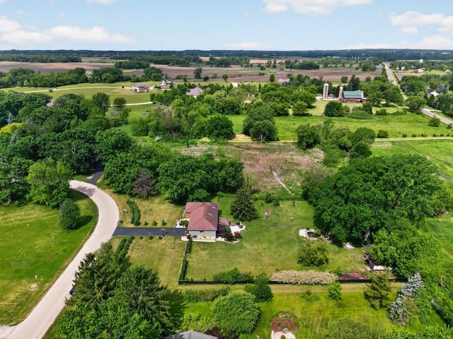 9519 Knolltop Road, Union, IL 60180