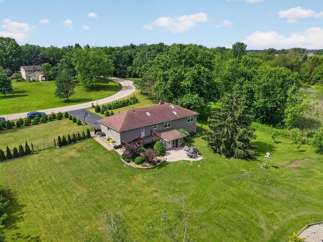 9519 Knolltop Road, Union, IL 60180