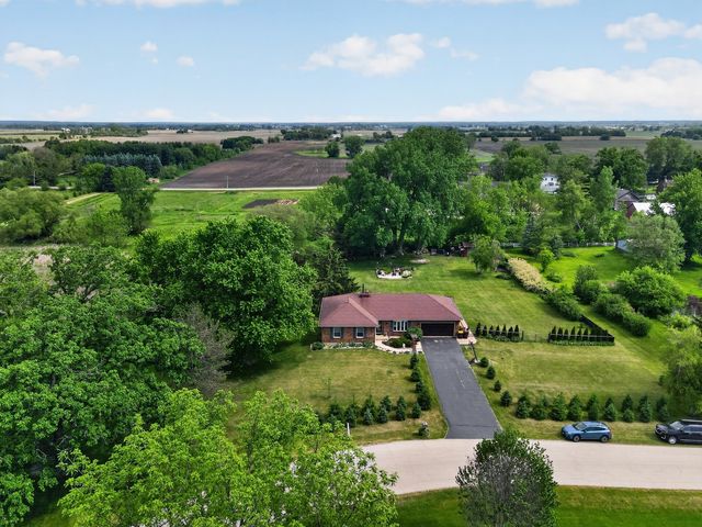9519 Knolltop Road, Union, IL 60180