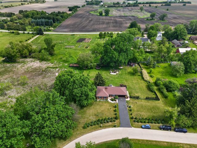 9519 Knolltop Road, Union, IL 60180