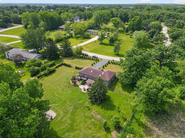 9519 Knolltop Road, Union, IL 60180