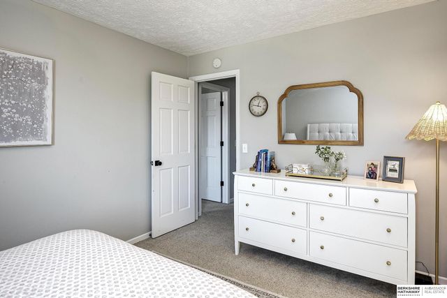 1509 S 152nd Avenue Circle, Omaha, NE 68144