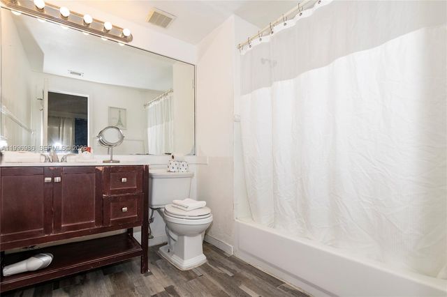 918 Ocean Dr 203, Miami Beach, FL 33139