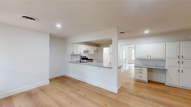 914 Tusing Street, Grand Prairie, TX 75050