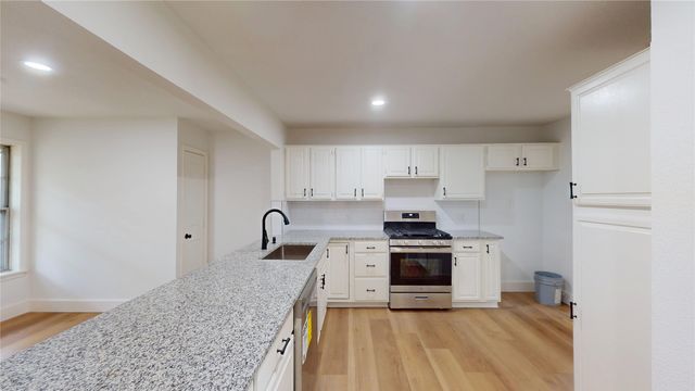 914 Tusing Street, Grand Prairie, TX 75050