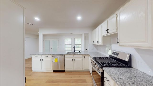 914 Tusing Street, Grand Prairie, TX 75050