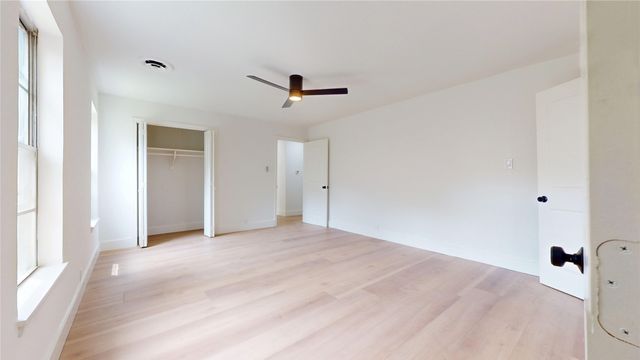 914 Tusing Street, Grand Prairie, TX 75050