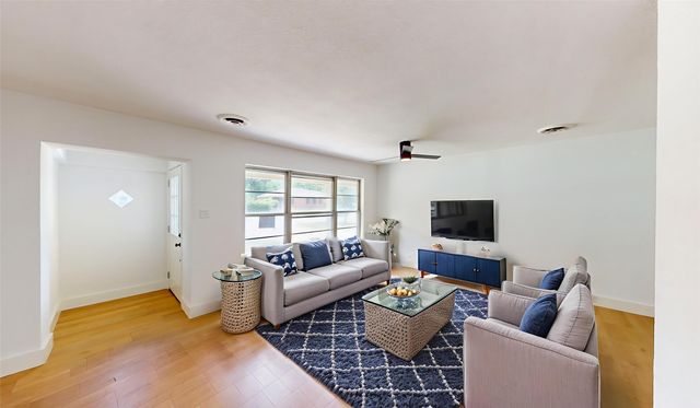 914 Tusing Street, Grand Prairie, TX 75050