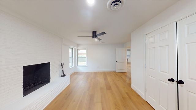 914 Tusing Street, Grand Prairie, TX 75050