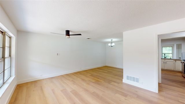914 Tusing Street, Grand Prairie, TX 75050
