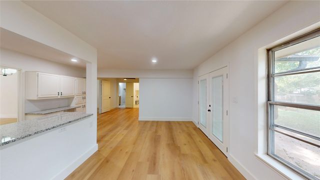 914 Tusing Street, Grand Prairie, TX 75050