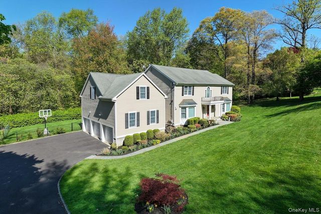 23 Round Hill Road, Scarsdale, NY 10583