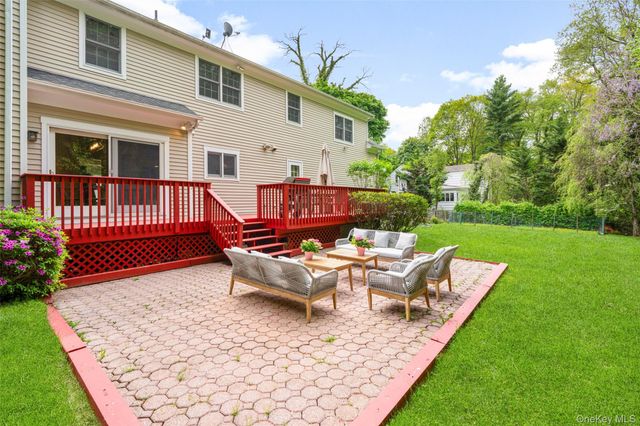 23 Round Hill Road, Scarsdale, NY 10583