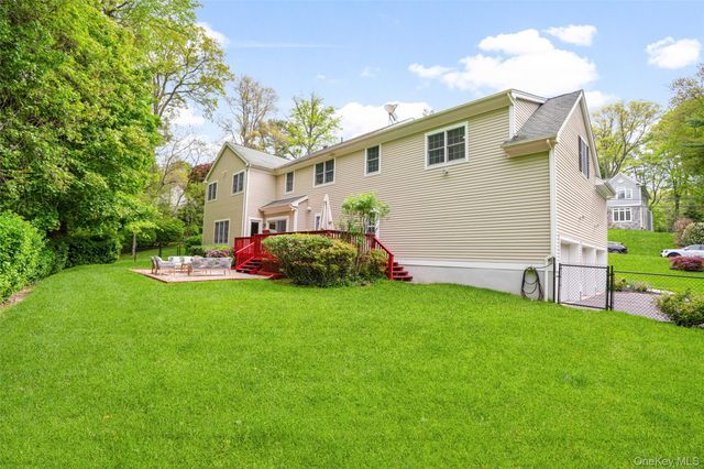 23 Round Hill Road, Scarsdale, NY 10583