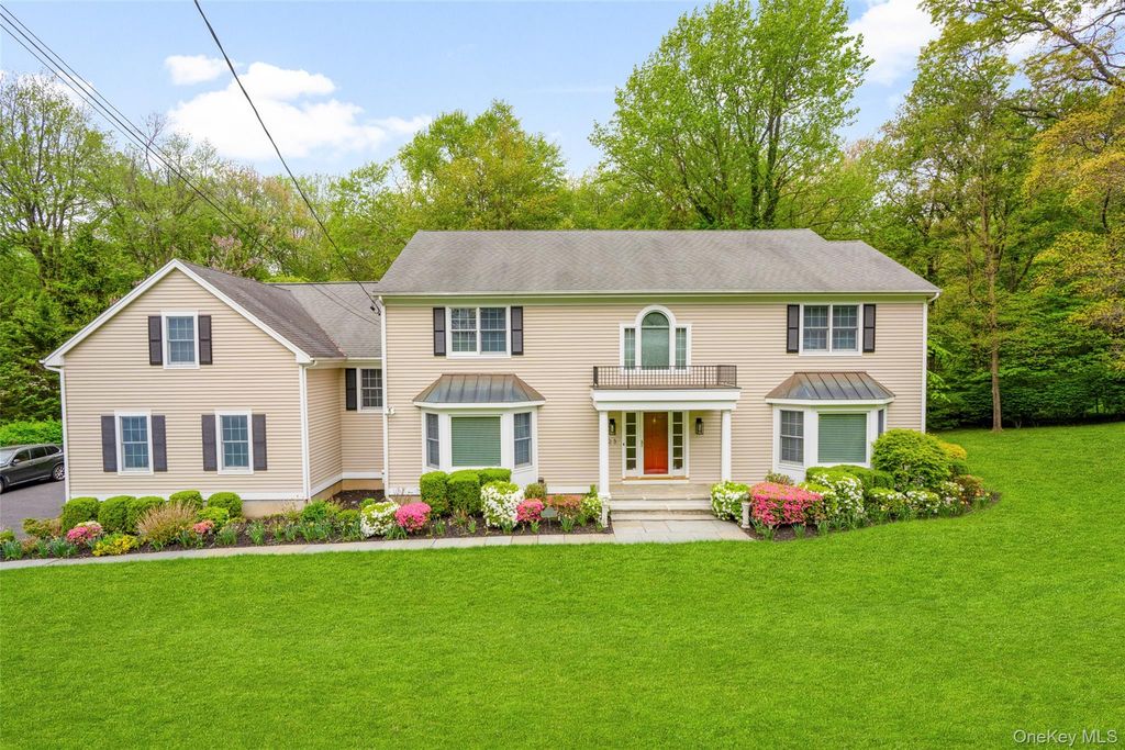 23 Round Hill Road, Scarsdale, NY 10583