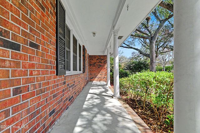 101 NE 40th Street, Oak Island, NC 28465