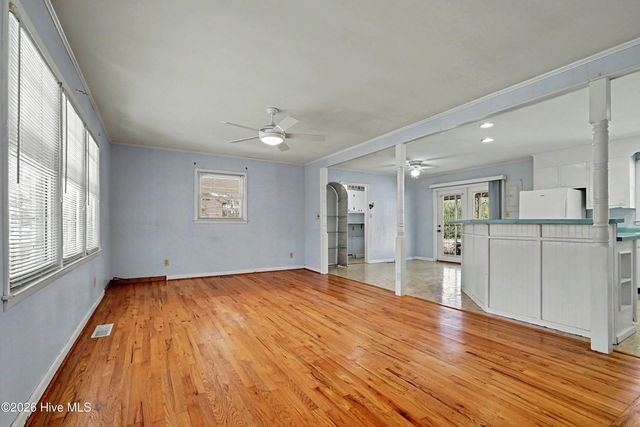 101 NE 40th Street, Oak Island, NC 28465
