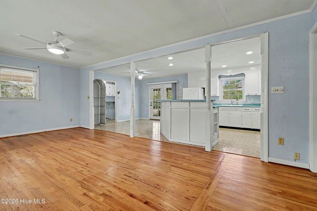 101 NE 40th Street, Oak Island, NC 28465