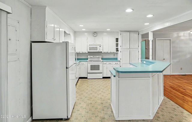 101 NE 40th Street, Oak Island, NC 28465
