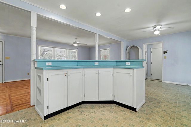 101 NE 40th Street, Oak Island, NC 28465