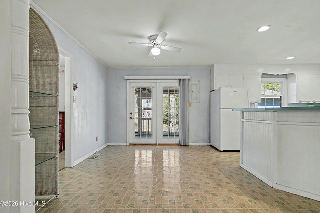 101 NE 40th Street, Oak Island, NC 28465