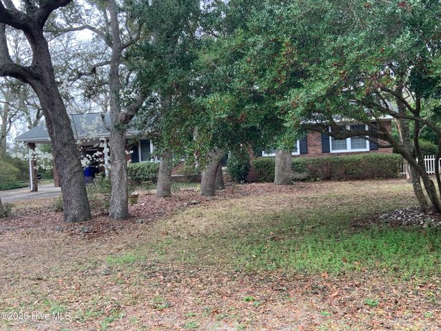 101 NE 40th Street, Oak Island, NC 28465