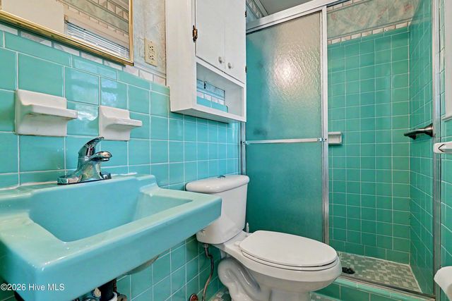 101 NE 40th Street, Oak Island, NC 28465