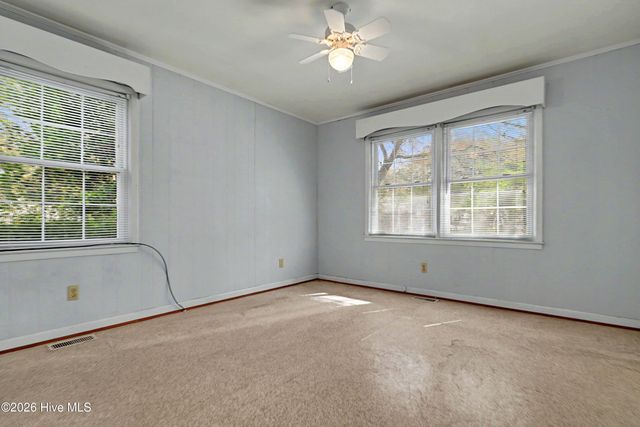 101 NE 40th Street, Oak Island, NC 28465