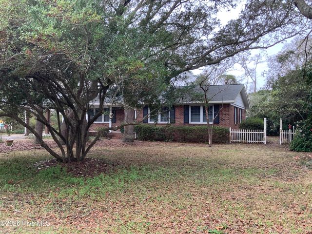 101 NE 40th Street, Oak Island, NC 28465