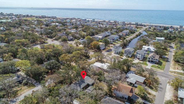 101 NE 40th Street, Oak Island, NC 28465