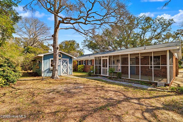 101 NE 40th Street, Oak Island, NC 28465