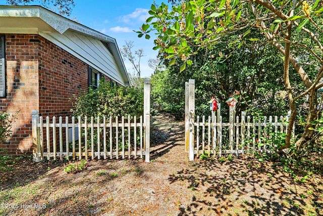 101 NE 40th Street, Oak Island, NC 28465