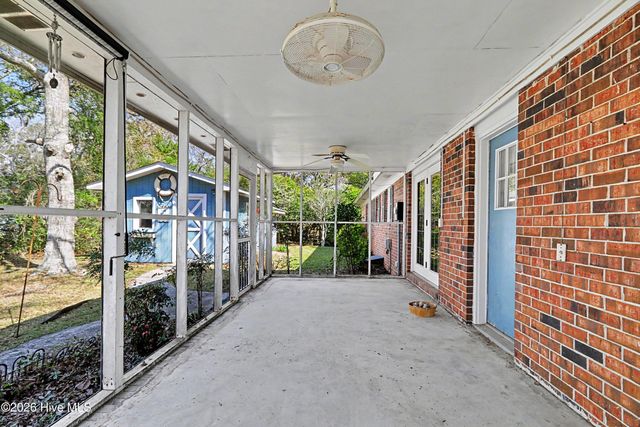 101 NE 40th Street, Oak Island, NC 28465