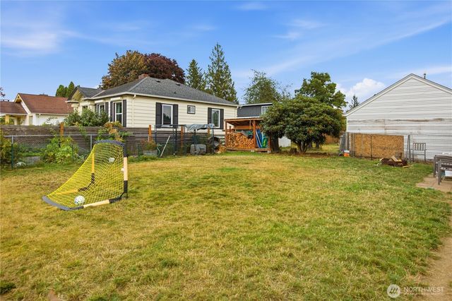 1081 Lafromboise Street, Enumclaw, WA 98022