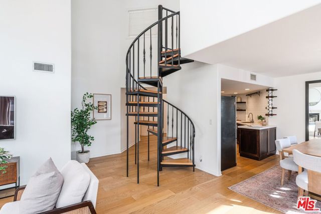 435 Arnaz Drive 304, Los Angeles, CA 90048