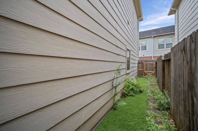 3840 Center Street, Houston, TX 77007
