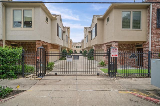 3840 Center Street, Houston, TX 77007