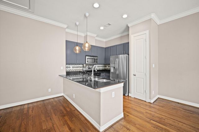 3840 Center Street, Houston, TX 77007