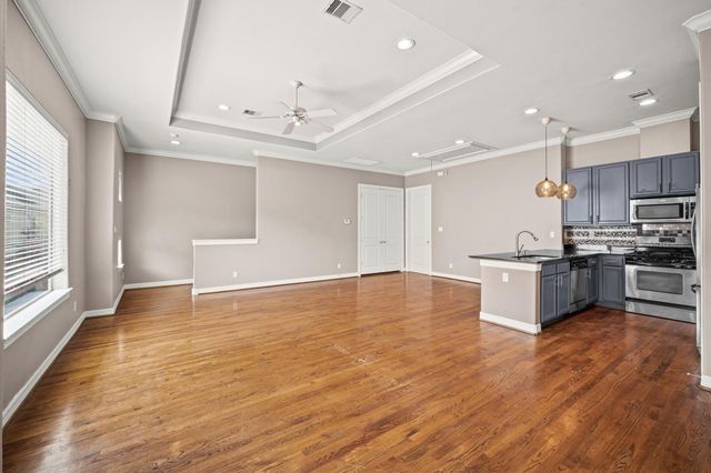 3840 Center Street, Houston, TX 77007