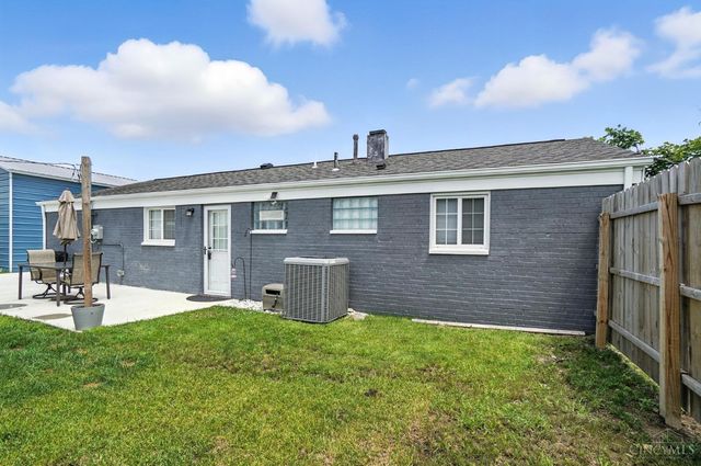 218 Woodfield Drive, Brookville, OH 45309