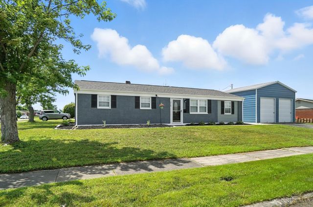 218 Woodfield Drive, Brookville, OH 45309
