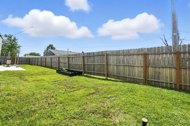 218 Woodfield Drive, Brookville, OH 45309