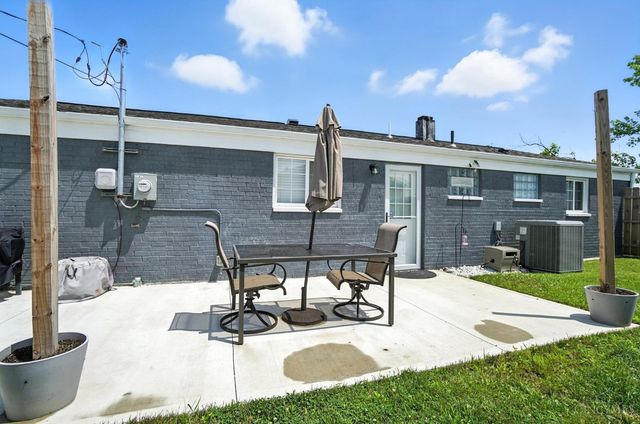218 Woodfield Drive, Brookville, OH 45309