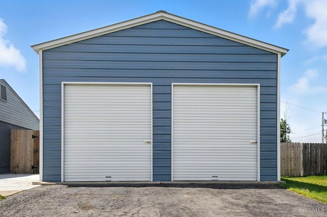 218 Woodfield Drive, Brookville, OH 45309